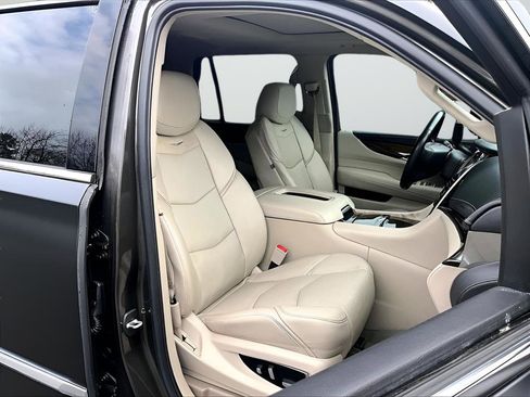 Certified 2020 Cadillac Escalade Luxury image 17