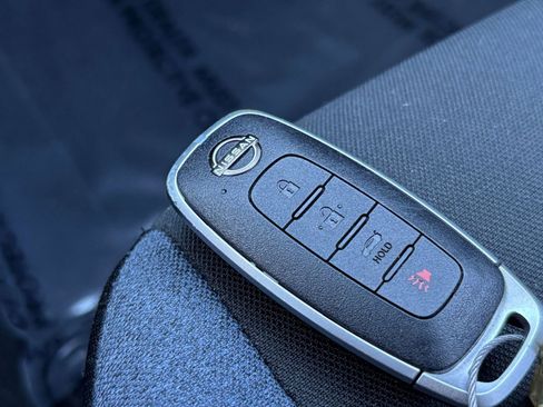 Used 2025 Nissan Versa SV image 21