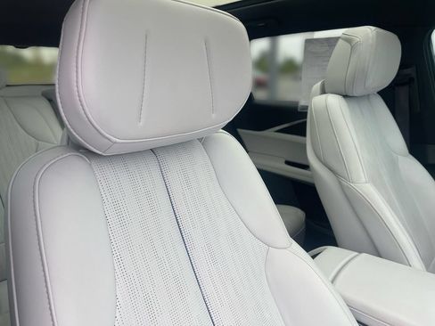 Certified 2024 Cadillac Lyriq Luxury AWD/4WD image 41