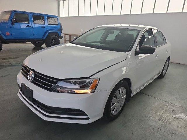 Used 2016 Volkswagen Jetta S FWD image 2