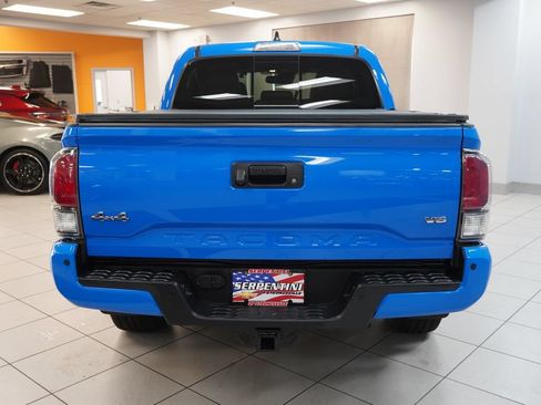 Used 2021 Toyota Tacoma Limited AWD/4WD image 9