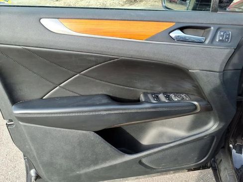 Used 2017 Lincoln MKC Reserve w/ Lincoln MKC Climate Package image 12