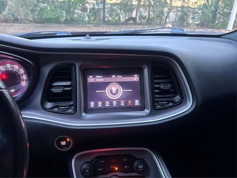 Used 2019 Dodge Challenger R/T image 22