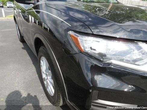 Used 2017 Nissan Rogue SV AWD/4WD image 10