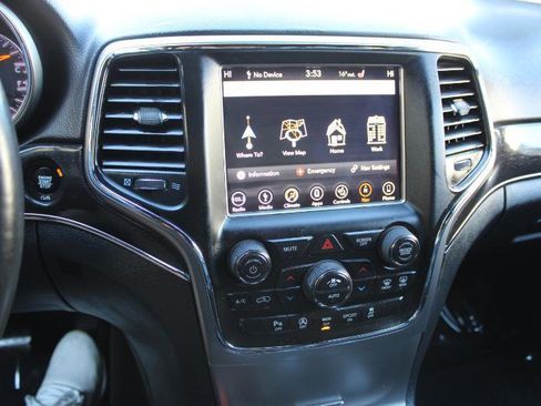 Used 2018 Jeep Grand Cherokee Limited RWD image 25