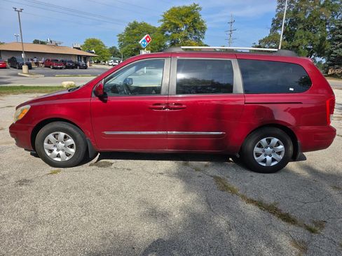 Used 2008 Hyundai Entourage Limited image 4