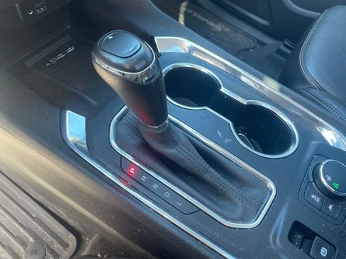 Used 2020 Chevrolet Traverse Premier image 24