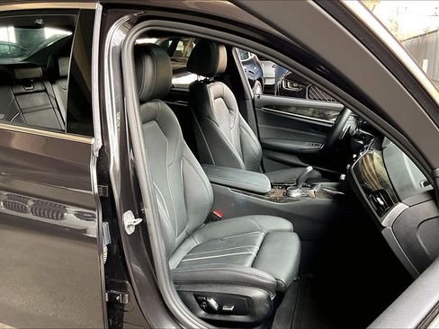 Used 2021 BMW 540i w/ Convenience Package image 8