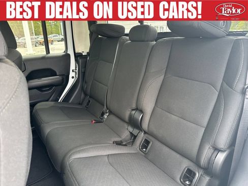 Used 2021 Jeep Gladiator Overland AWD/4WD image 21