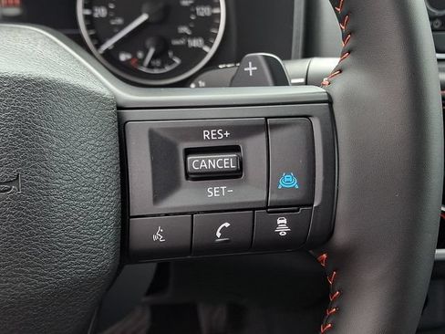 Used 2025 Nissan Rogue SV AWD/4WD image 22