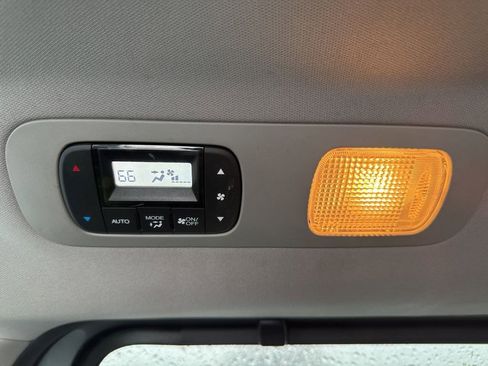 Used 2023 Honda Odyssey Touring image 12