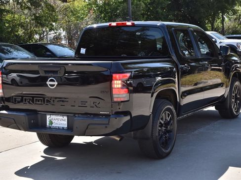 Used 2023 Nissan Frontier SV w/ Midnight Edition Package RWD image 8