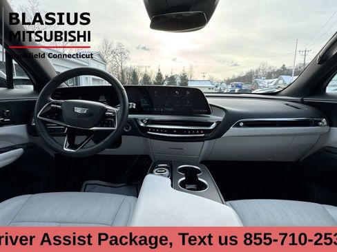 Used 2024 Cadillac Lyriq Sport image 17