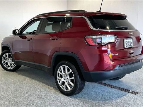 Used 2022 Jeep Compass Latitude image 4