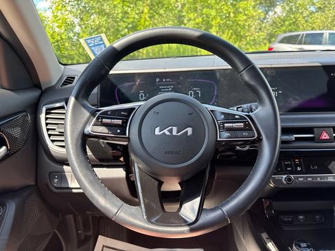Certified 2025 Kia Seltos S AWD/4WD image 18