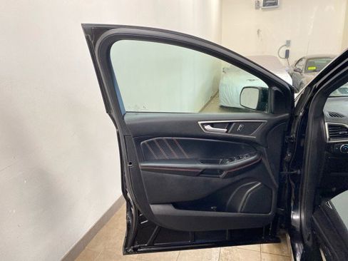 Certified 2020 Ford Edge ST-Line image 14