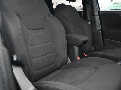 Used 2018 Jeep Renegade Latitude image 32