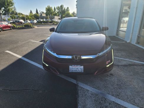 Used 2018 Honda Clarity Plug-In Hybrid image 6