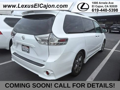 Used 2013 Toyota Sienna SE w/ Premium Pkg w/Entune FWD image 5