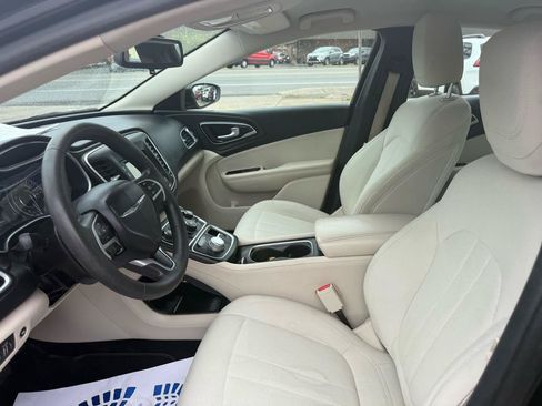 Used 2015 Chrysler 200 Limited FWD image 30