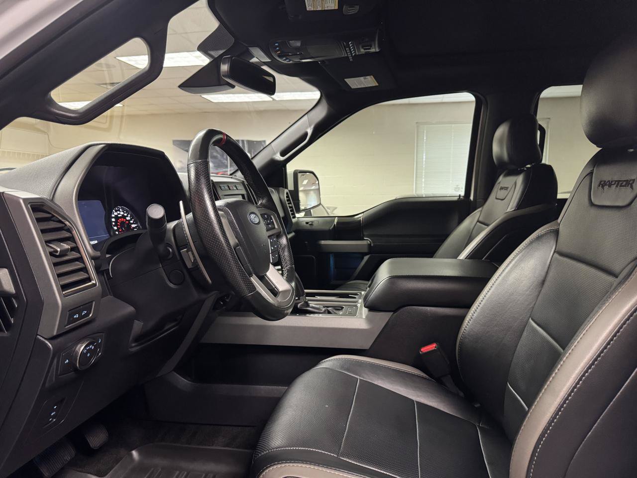Used 2017 Ford F150 Raptor w/ Equipment Group 802A Luxury AWD/4WD image 29
