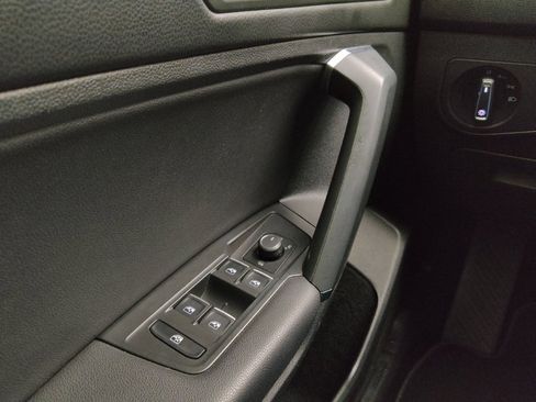 Used 2019 Volkswagen Tiguan SEL R-Line image 27