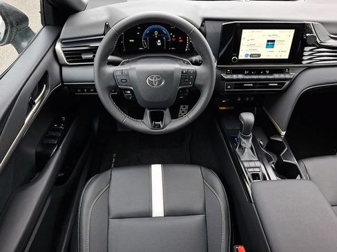 Used 2025 Toyota Camry SE w/ Convenience Package AWD/4WD image 12