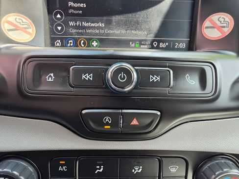 Used 2024 GMC Terrain SLE FWD image 35