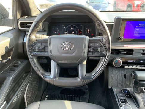 Used 2024 Toyota Tacoma TRD Off-Road image 17