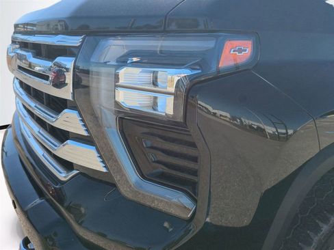 Used 2024 Chevrolet Silverado 2500 High Country w/ High Country Premium Package image 10