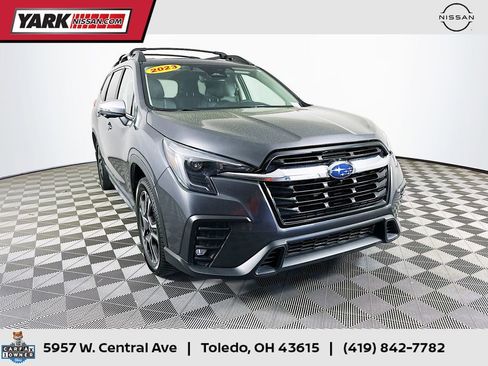 Used 2023 Subaru Ascent Limited w/ Technology Package AWD/4WD image 1