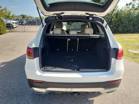 Used 2021 Mercedes-Benz GLC 300 4MATIC image 5