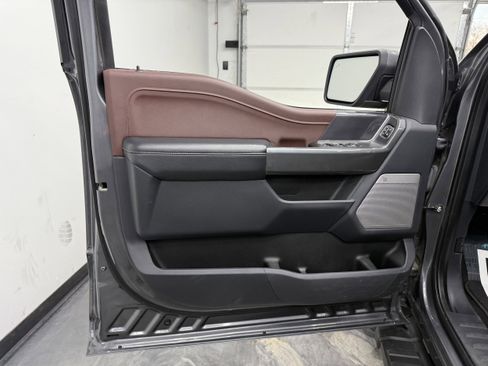 Used 2022 Ford F150 Lariat w/ Equipment Group 502A High image 10