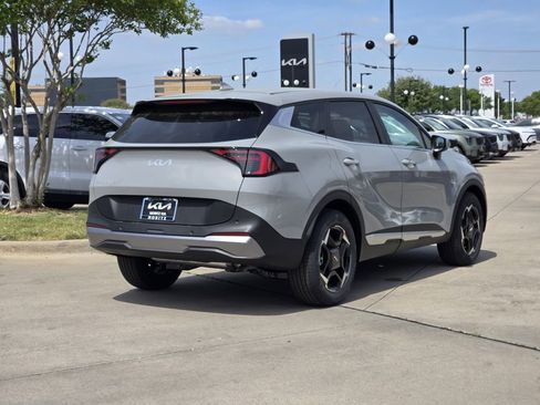 New 2026 Kia Sportage EX FWD image 4