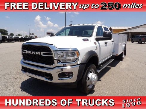 Used 2024 RAM 5500 Tradesman w/ Chrome Appearance Group AWD/4WD image 1