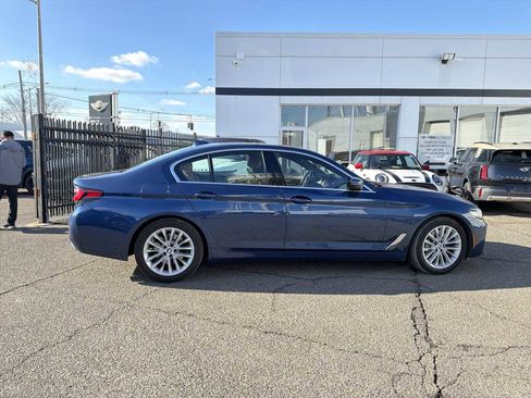 Used 2022 BMW 530i xDrive w/ Premium Package image 7