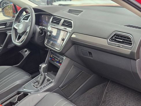 Used 2022 Volkswagen Tiguan SE FWD image 29
