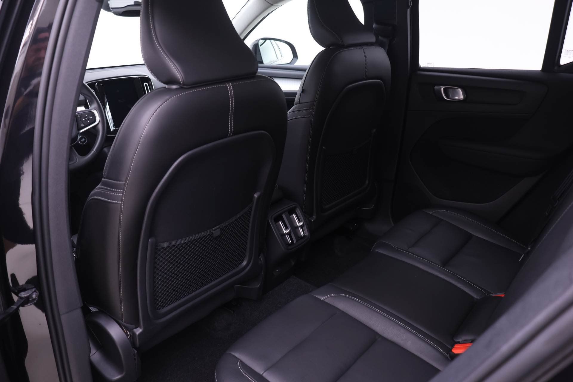Used 2019 Volvo XC40 T5 Momentum AWD/4WD image 13