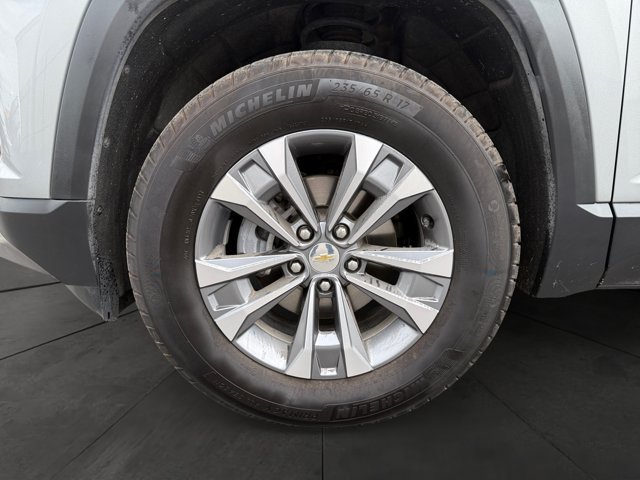 Used 2025 Chevrolet Equinox LT w/ Convenience Package II AWD/4WD image 9
