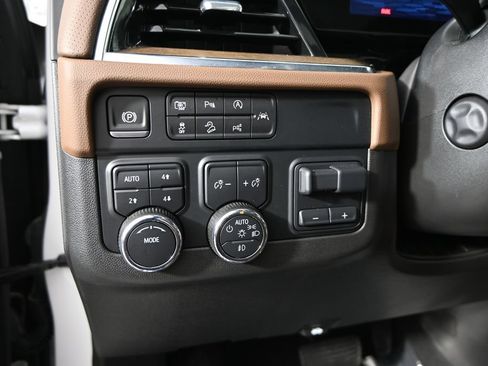 Used 2025 Chevrolet Tahoe High Country w/ Sun And Tow Package AWD/4WD image 25