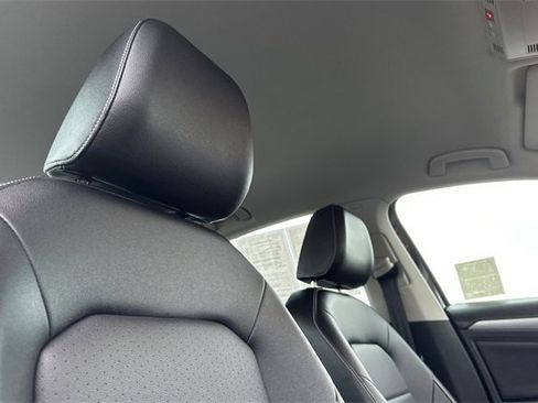 Used 2024 Volkswagen Jetta SE image 20