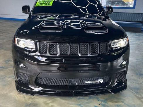 Used 2018 Jeep Grand Cherokee Trackhawk AWD/4WD image 2