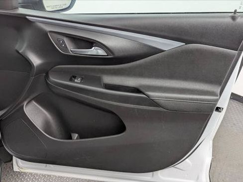 Used 2025 Buick Envista Preferred FWD image 22