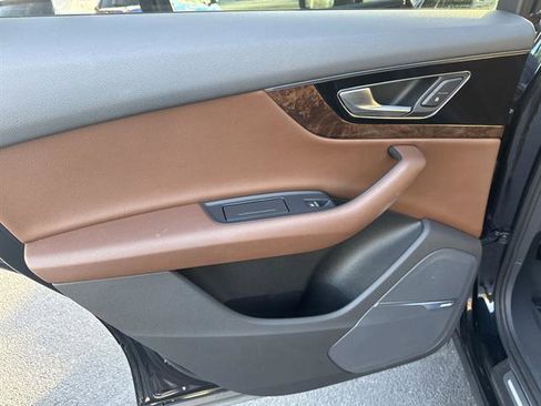 Used 2017 Audi Q7 3.0T Premium Plus w/ Premium Plus Package image 16