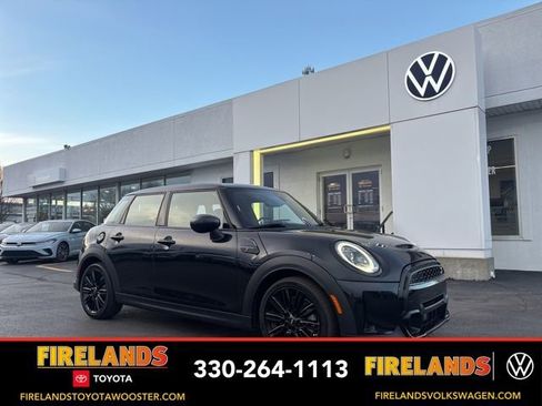 Used 2023 MINI Cooper S w/ Signature Upholstery Package image 1