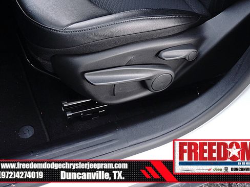 New 2026 Jeep Compass Latitude image 37