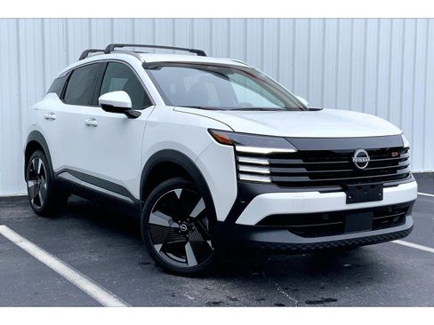 Used 2025 Nissan Kicks SR FWD image 32