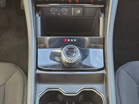 Used 2024 Jeep Grand Cherokee Laredo image 13