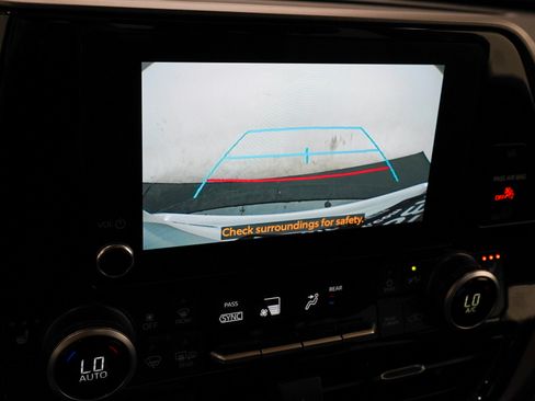 Used 2025 Toyota Highlander XLE AWD/4WD image 22