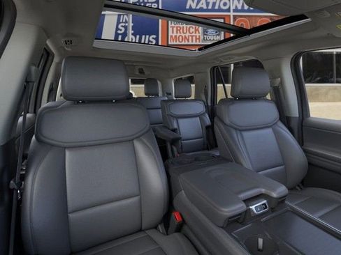 New 2026 Ford Expedition Active image 10